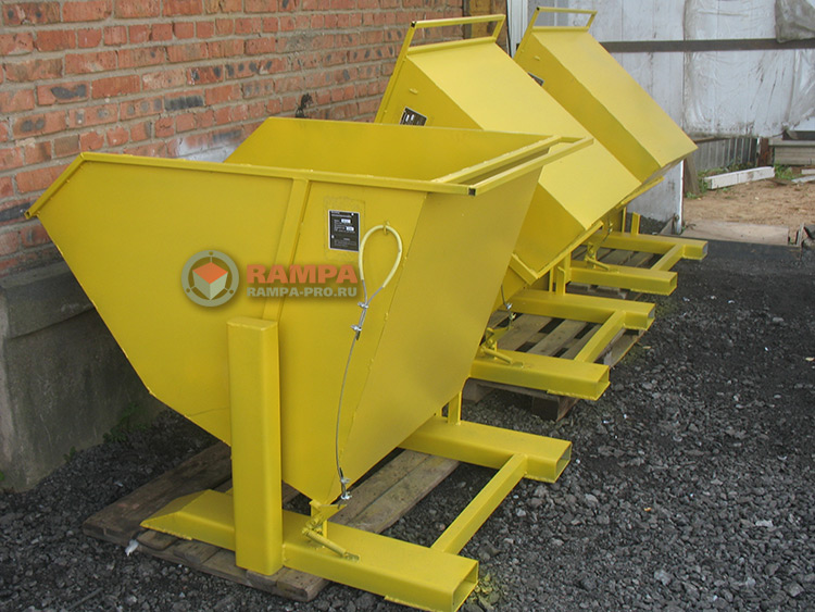 Cамоопрокидывающийся контейнер